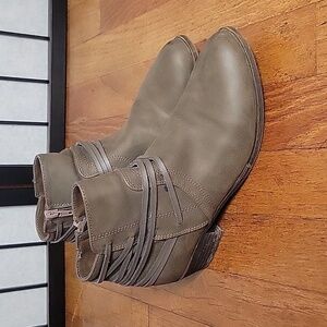 Women's Madden Girl Become booties